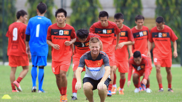 Ngày ra mắt của HLV thể lực Dylan Kerr: 