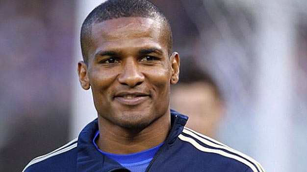 Lyon giang rộng tay đón Malouda