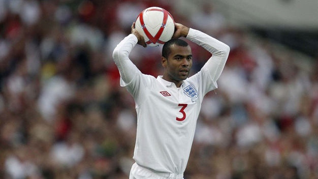 Anh: Ashley Cole nghỉ luôn trận gặp Ukraine Anh: Ashley Cole nghỉ luôn trận gặp Ukraine