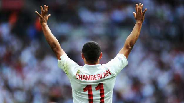 Hodgson vừa khen vừa chỉ trích sao trẻ Arsenal Hodgson vừa khen vừa chỉ trích sao trẻ Arsenal