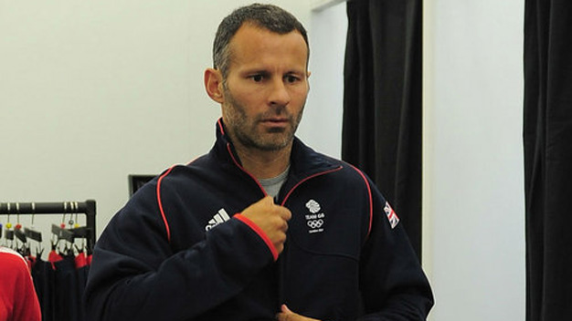 Ryan Giggs khẳng định Van Persie ở đẳng cấp thế giới Ryan Giggs khẳng định Van Persie ở đẳng cấp thế giới