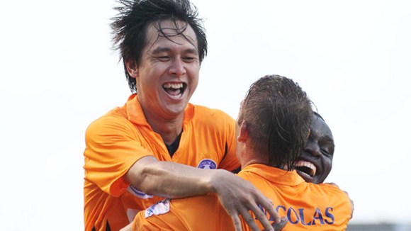 Minh Phương giành giải Cầu thủ xuất sắc nhất V-League 2012