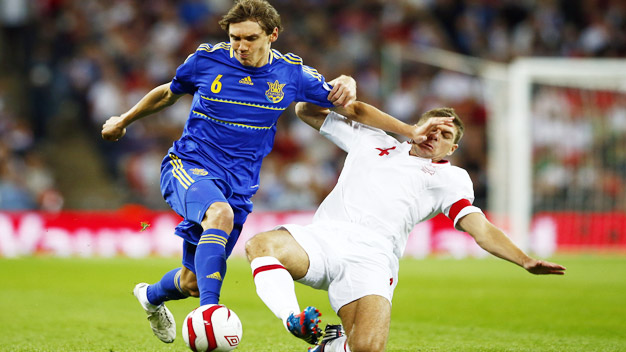 Anh 1-1 Ukraine: Cleverley vô duyên, Tam sư chết hụt Anh 1-1 Ukraine: Cleverley vô duyên, Tam sư chết hụt