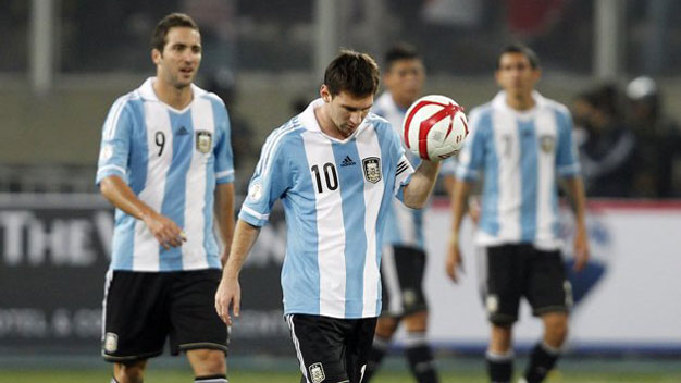 Chiến thuật: Tại sao Messi “tịt ngòi” trước Peru? Chiến thuật: Tại sao Messi “tịt ngòi” trước Peru?
