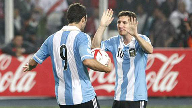 “Messi và Higuain như đàn bà” “Messi và Higuain như đàn bà”