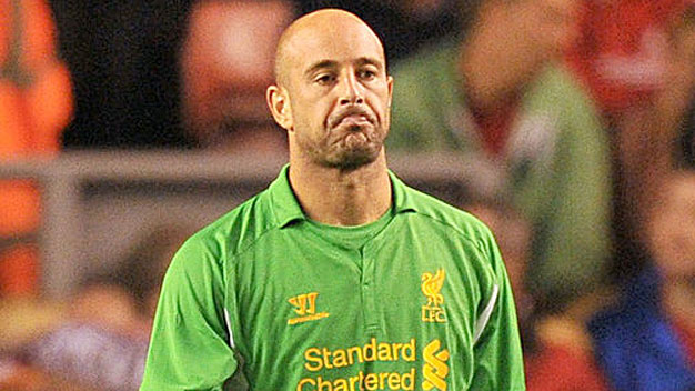 Reina từ chối rời Liverpool Reina từ chối rời Liverpool