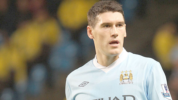 Tương lai của Gareth Barry tại Man City đang bị đe dọa? Tương lai của Gareth Barry tại Man City đang bị đe dọa?