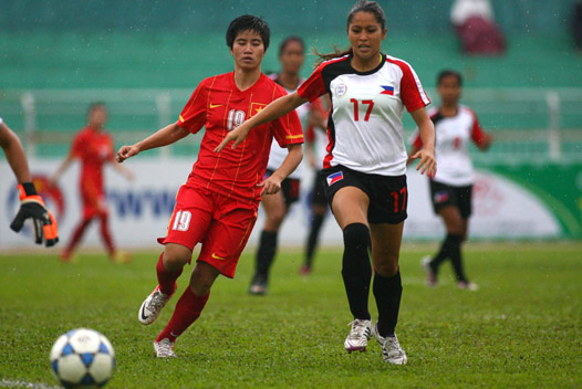 Hạ Philippines 4-2, HLV trưởng ĐT nữ Việt Nam vẫn không vui