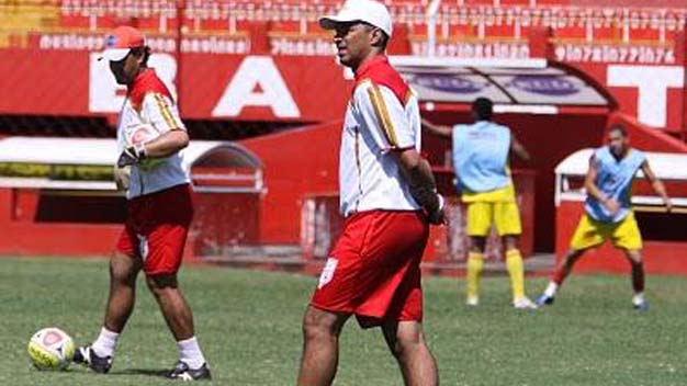 Chuyển động AFF Suzuki Cup 2012: Đông Timor bổ nhiệm HLV từng bị V-League chê Chuyển động AFF Suzuki Cup 2012: Đông Timor bổ nhiệm HLV từng bị V-League chê
