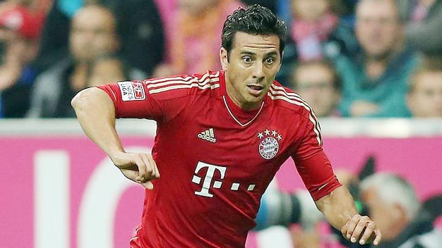 Claudio Pizarro đi vào sách kỷ lục Bundesliga