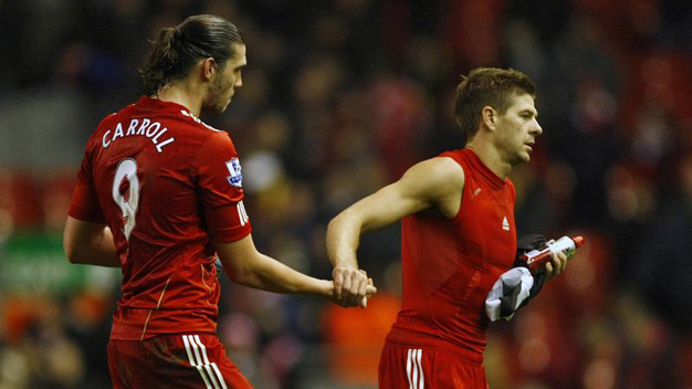 Gerrard và Carragher đâm sau lưng Andy Carroll? Gerrard và Carragher đâm sau lưng Andy Carroll?