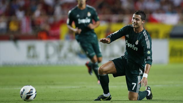 Sevilla 1-0 Real: Barca đã hơn Real tới 8 điểm Sevilla 1-0 Real: Barca đã hơn Real tới 8 điểm
