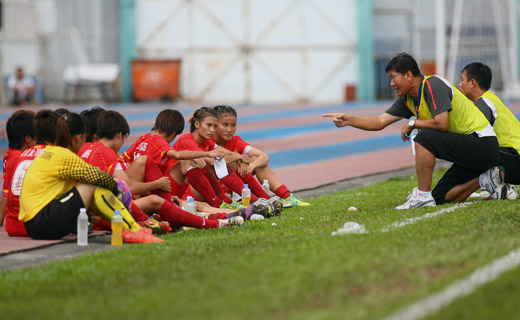 Bóng đá nữ AFF Cup 2012: Việt Nam gặp Lào ở trận bán kết