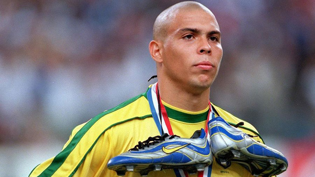 Còn ai nhớ đến “Người ngoài hành tinh” Ronaldo?