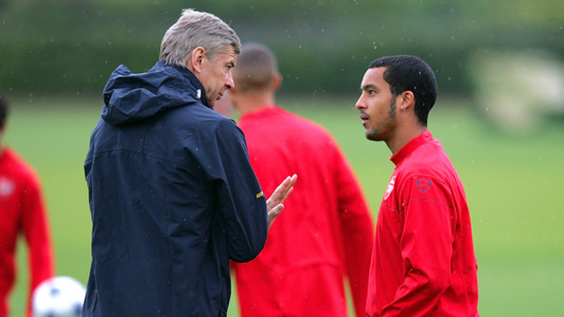 Wenger thừa nhận nguy cơ mất trụ cột Theo Walcott