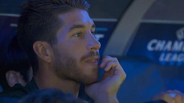 Sergio Ramos là nạn nhân đầu tiên của Mou?