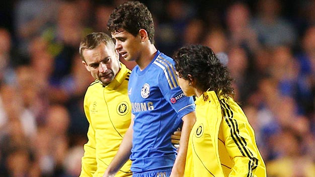 Chelsea hồi hộp chờ tin chấn thương của người hùng Oscar