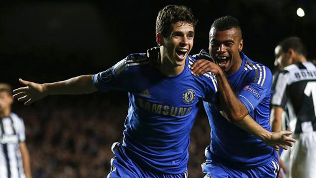 Oscar được tung lên mây sau cú đúp vào lưới Juve