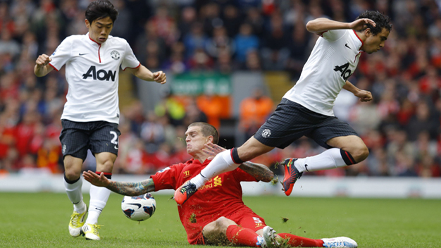 VIDEO: Siêu phẩm của Rafael làm câm lặng Anfield VIDEO: Siêu phẩm của Rafael làm câm lặng Anfield
