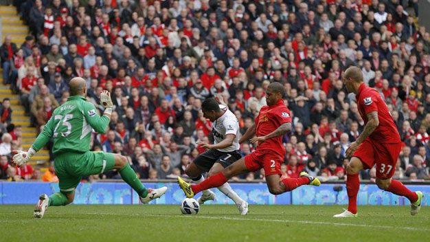 Hậu vệ Liverpool tố sao M.U Hậu vệ Liverpool tố sao M.U