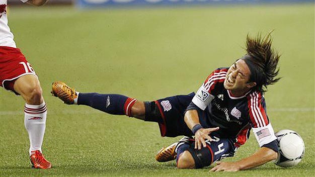 Lên bàn mổ, Lee Nguyễn nghỉ hết mùa MLS 2012 Lên bàn mổ, Lee Nguyễn nghỉ hết mùa MLS 2012