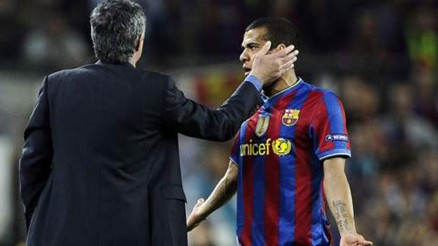 Alves tiết lộ suýt chút nữa đã thành học trò của Mourinho Alves tiết lộ suýt chút nữa đã thành học trò của Mourinho