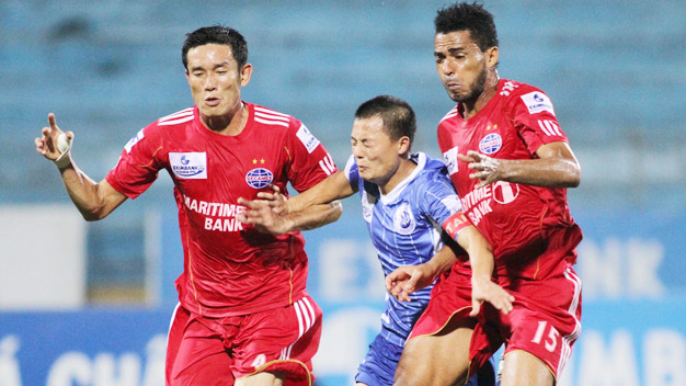 B.Bình Dương nhận chỉ tiêu vào Top 3 V-League 2013