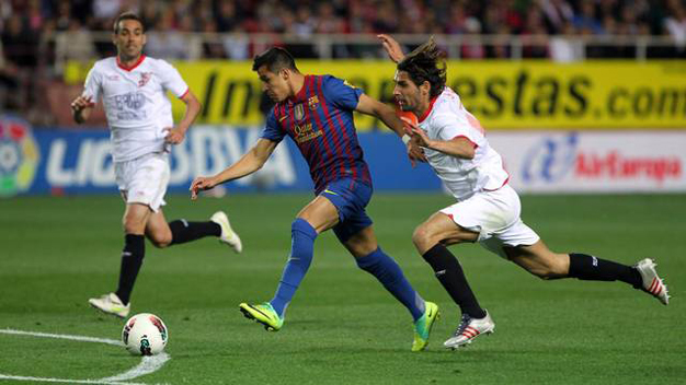 Sevilla 2-3 Barcelona: Khách mướt 