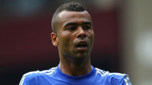 Ashley Cole chỉ trích FA, nguy cơ bị loại khỏi đội tuyển