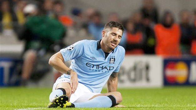 Javi Garcia chấn thương, Mancini tái mặt Javi Garcia chấn thương, Mancini tái mặt