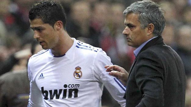 Mourinho lại bênh Ronaldo và... nói về mình