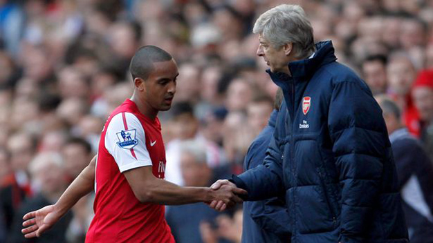 Wenger vẫn tin Walcott sẽ ký hợp đồng Wenger vẫn tin Walcott sẽ ký hợp đồng