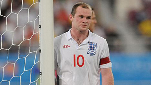 Wayne Rooney được trao băng thủ quân tuyển Anh