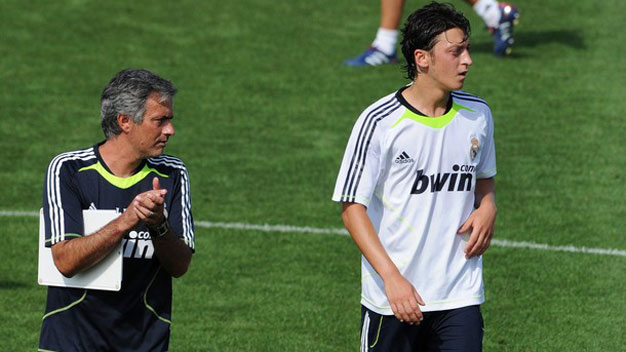 Oezil từ lâu đã muốn làm học trò của Mourinho Oezil từ lâu đã muốn làm học trò của Mourinho