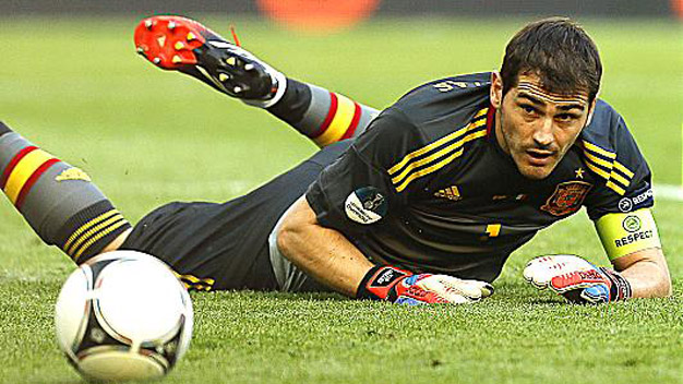 Có một chiến dịch ngăn Casillas giành Quả bóng Vàng Có một chiến dịch ngăn Casillas giành Quả bóng Vàng