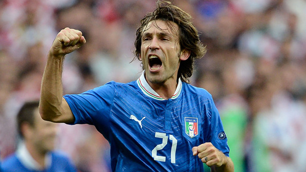 Del Bosque bỏ phiếu cho Pirlo giành Quả bóng vàng Del Bosque bỏ phiếu cho Pirlo giành Quả bóng vàng