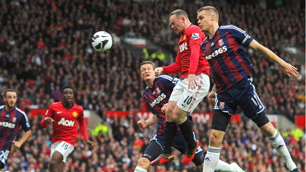 Man United 4-2 Stoke: Ngày của Rooney