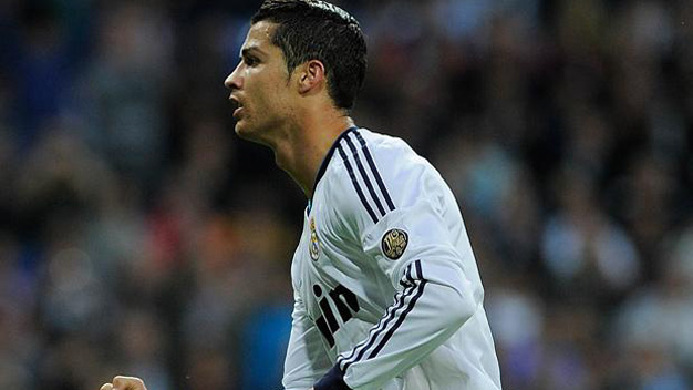 Ronaldo ghi bàn và đổ máu Ronaldo ghi bàn và đổ máu