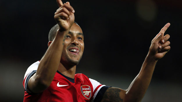 Walcott bị gạch khỏi danh sách gia hạn của Arsenal