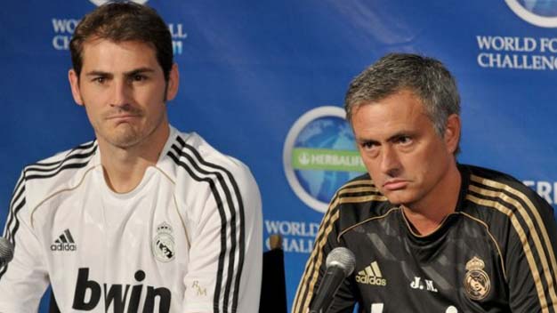 Mourinho, Casillas & 3 năm xung đột liên miên