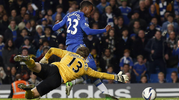 Sturridge tỏa sáng cho Chelsea, đội buồn nhất là... Liverpool