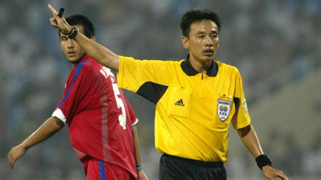 Nóng: Bất ngờ thay đổi trọng tài trận Việt Nam-Malaysia Nóng: Bất ngờ thay đổi trọng tài trận Việt Nam-Malaysia