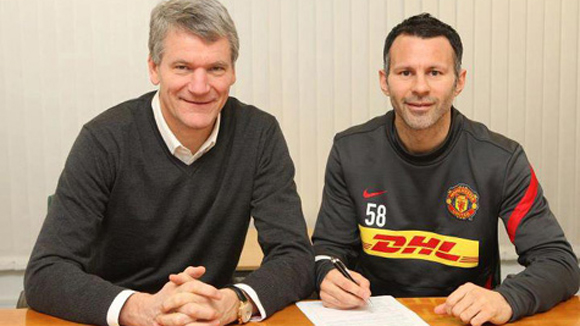 M.U chần chờ, Ryan Giggs nghĩ tới ngày chia tay Old Trafford