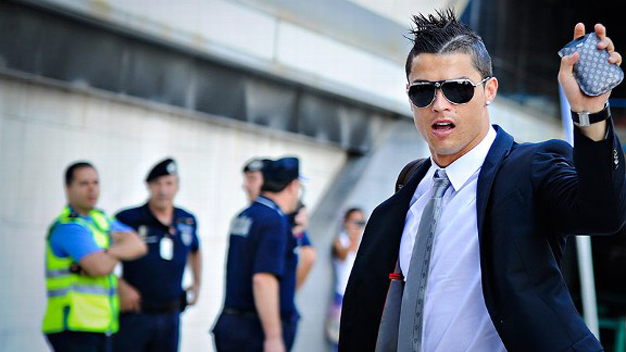 Top 10 VĐV kiếm tiền giỏi nhất thế giới: Ronaldo áp chót