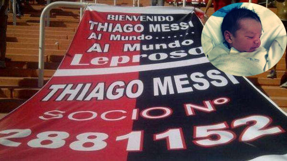 Con Messi trở thành CĐV nhỏ tuổi nhất của Newell’s