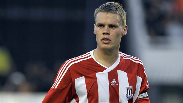 HLV Stoke sẵn sàng để Shawcross trở lại M.U