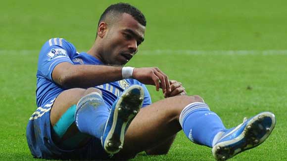 Ashley Cole vắng mặt trận Chelsea-Liverpool