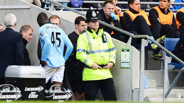 Man City bán Balotelli để lấy tiền mua Falcao?