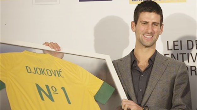 Tay vợt Djokovic tới Brazil...đá bóng giao hữu