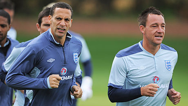 Rio và Terry không còn trong kế hoạch của Hodgson